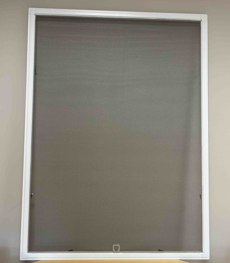 Insektbescherming Inhangframe op maat, KATTENGAAS. Montage zonder boren.