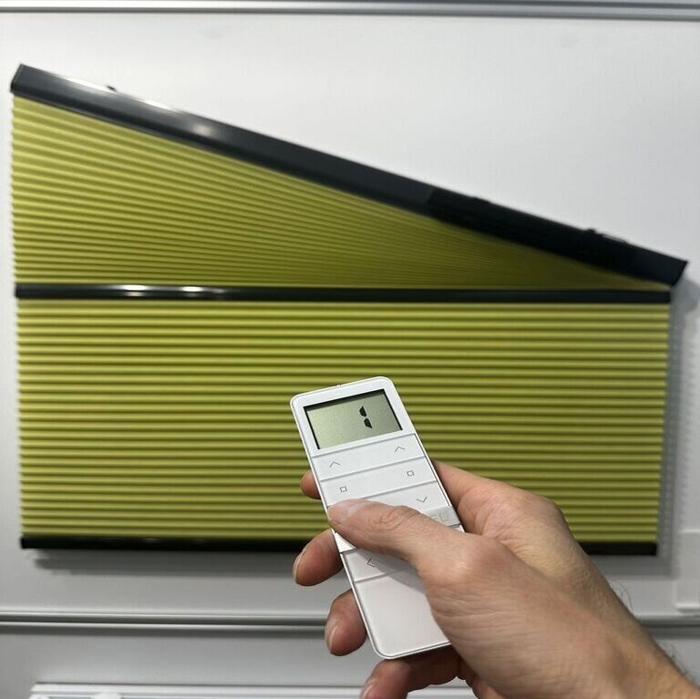 Elektrisch plisségordijn voor trapeziumvormige ramen
